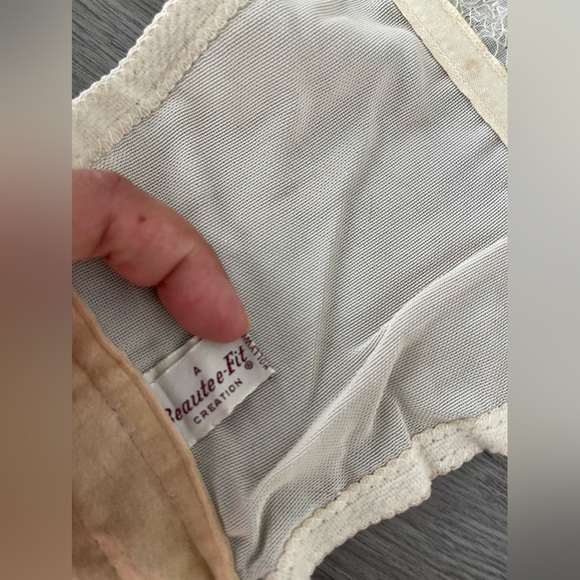 Vintage nude floral detailed corset - Picture 3 of 6